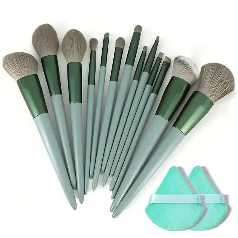 Conjunto profissional de pincéis de maquiagem.