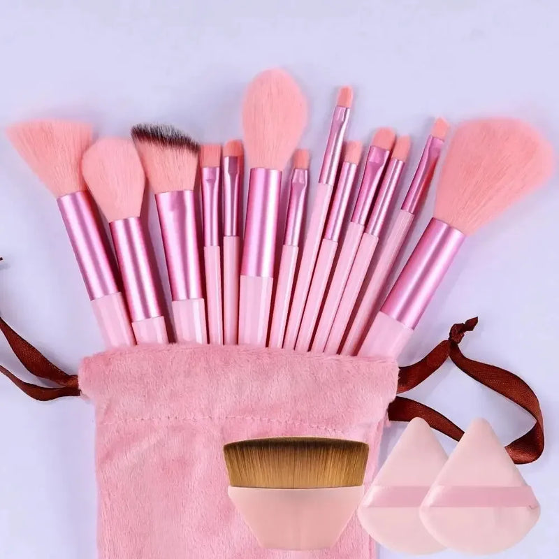 Conjunto profissional de pincéis de maquiagem.