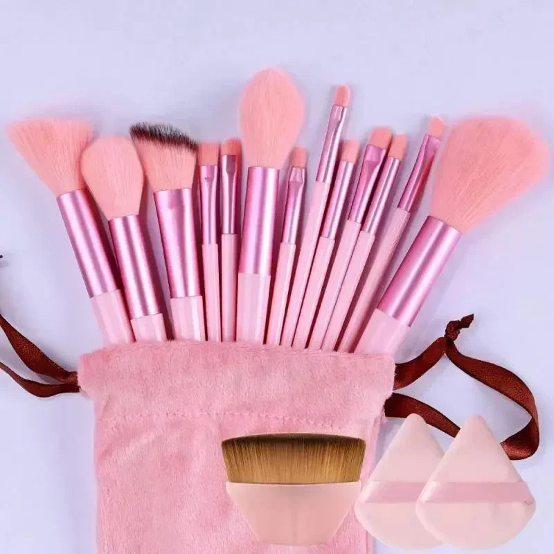 Conjunto profissional de pincéis de maquiagem.